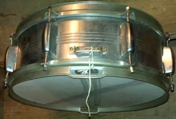 help me identify this WFL snare please