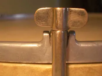 Looking for help to identify this snare