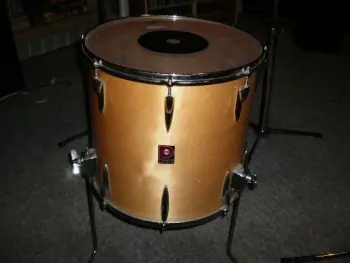 WTB: 70's Premier floor tom in Nat. Wood