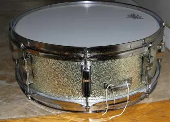 70's Ludwig Jazz Fest snare, 5&quot;x14&quot; SIlver Sparkle, b/o pointy badge, 3 ply, 8 lug