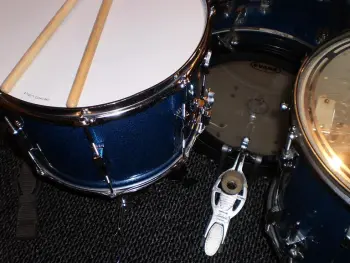 1969 Ludwig Blue Sparkle Marching Snare 10x14