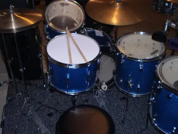 1969 Ludwig Blue Sparkle Marching Snare 10x14
