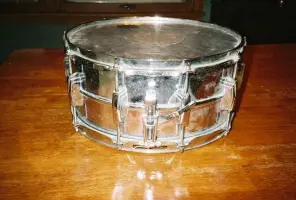 help identifying a ludwig snare