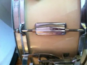 Anyone able to identify this snare drum?