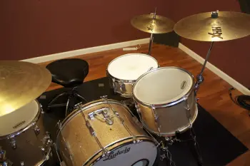Trying to figure out the selling value of my vintage ludwig