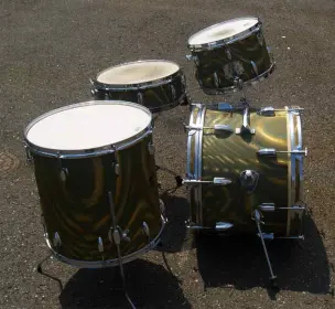 4pc Majestic Deluxe (MIJ) in avocado satin flame! matching snare!