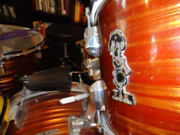 help identifying old pearl drums