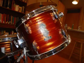 help identifying old pearl drums