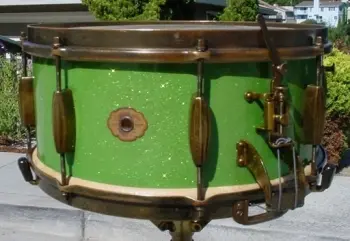 1934-35 SLINGERLAND 6.5 x 14 SPARKLING GREEN/ARTGOLD BROADCASTER MODEL