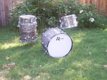 Extremely rare Rogers set with matching wood dyna!