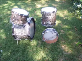 Extremely rare Rogers set with matching wood dyna!