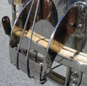 1934-35 SLINGERLAND 6.5 x 14 NOB *BROADCASTER MODEL