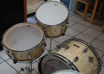 4 Piece Pearl Modern Jazz kit on Ebay