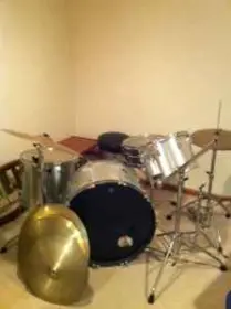 Ludwig drums how old?