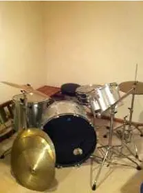 Ludwig drums how old?