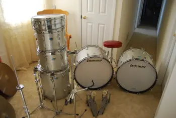 It's the show off your Ludwigs thread...post them if you've got them!