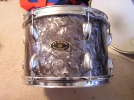 Can you help me identify these drums?