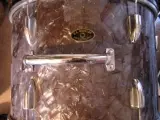 Can you help me identify these drums?