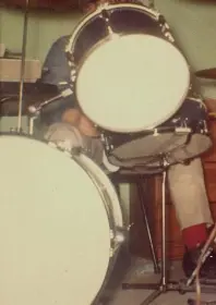 Help ID'ing old drum set