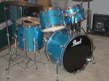 70s Pearl Fiberglass...