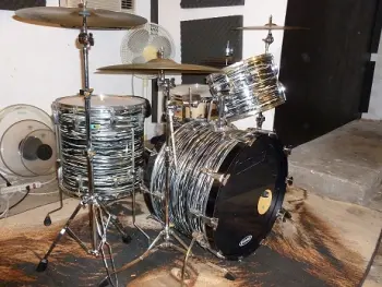 Ludwig Black Oyster Pearl Drums