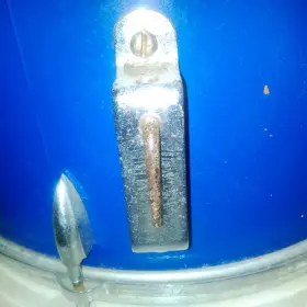 Help identify a vintage Made in England drum..