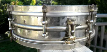Cleaning a NOB 1920s Ludwig Snare