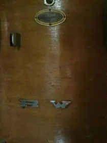 mystery badges on old rogers floor tom.. help please