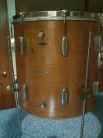 mystery badges on old rogers floor tom.. help please