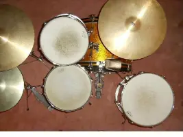 Cleaning dirty synthetic drumheads