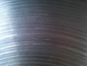 What's the difference between these 2 New Beat Hi-Hat Bottoms?