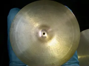 What's the difference between these 2 New Beat Hi-Hat Bottoms?