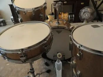 Selling 60s Downbeat Ludwig set with 4x14 snare champagne