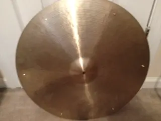 22&quot; Spizz ride cymbal. 2612 grams 6 rivets