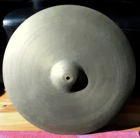 23&quot; Zildjian avedis