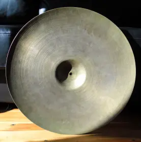 23&quot; Zildjian avedis
