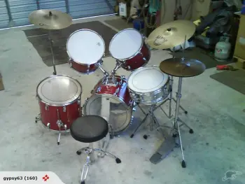 Pearl wood-fiberglass kit with 18&quot; BD