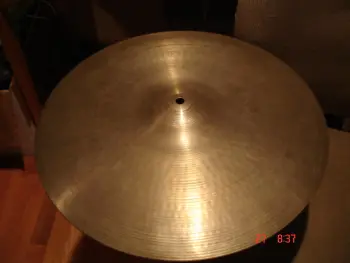 Does this look like light blue pearl?