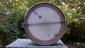 Roxy Gold Sparkle parallel strainer snaredrum