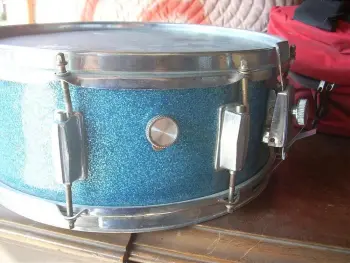 Snare Drum Info- 60s metal flake