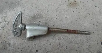 Are this Trixon claws and T-rods?