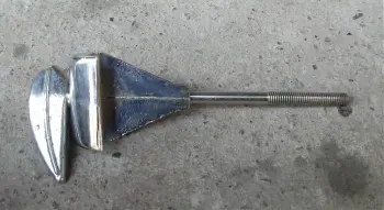 Are this Trixon claws and T-rods?