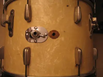 Identifying a vintage Slingerland Radio King drum set