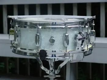 Rogers 1962 Pre-badge Dynasonic snare question