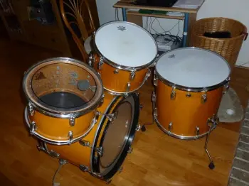 Ludwig Gold Sparkle Drums