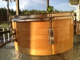 1959 Ludwig transition badge snare
