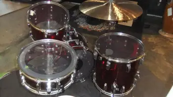 Red Vistalites w/ rare sizes in Australia