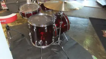 Red Vistalites w/ rare sizes in Australia