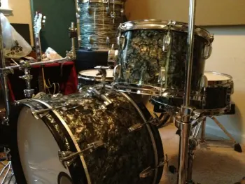 Which would you rather buy in this situation 60's Luddy vs '69 Slingerland