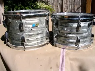 Thinking about buying this '61 Ludwig